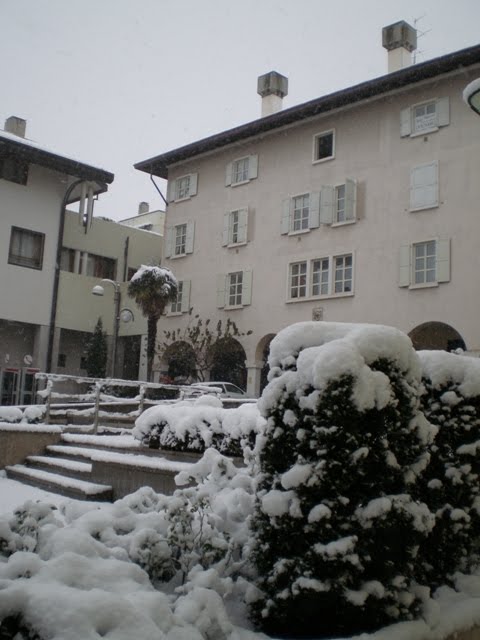 Gemona del Friuli - Fontana di Piazza Garibaldi by MERYBI