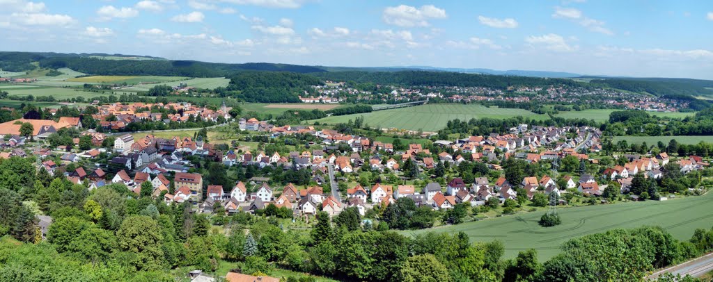 Burg Greene - Blick vom Burgturm auf Greene und im Hintergrund Kreiensen by Wolfgang Spillner