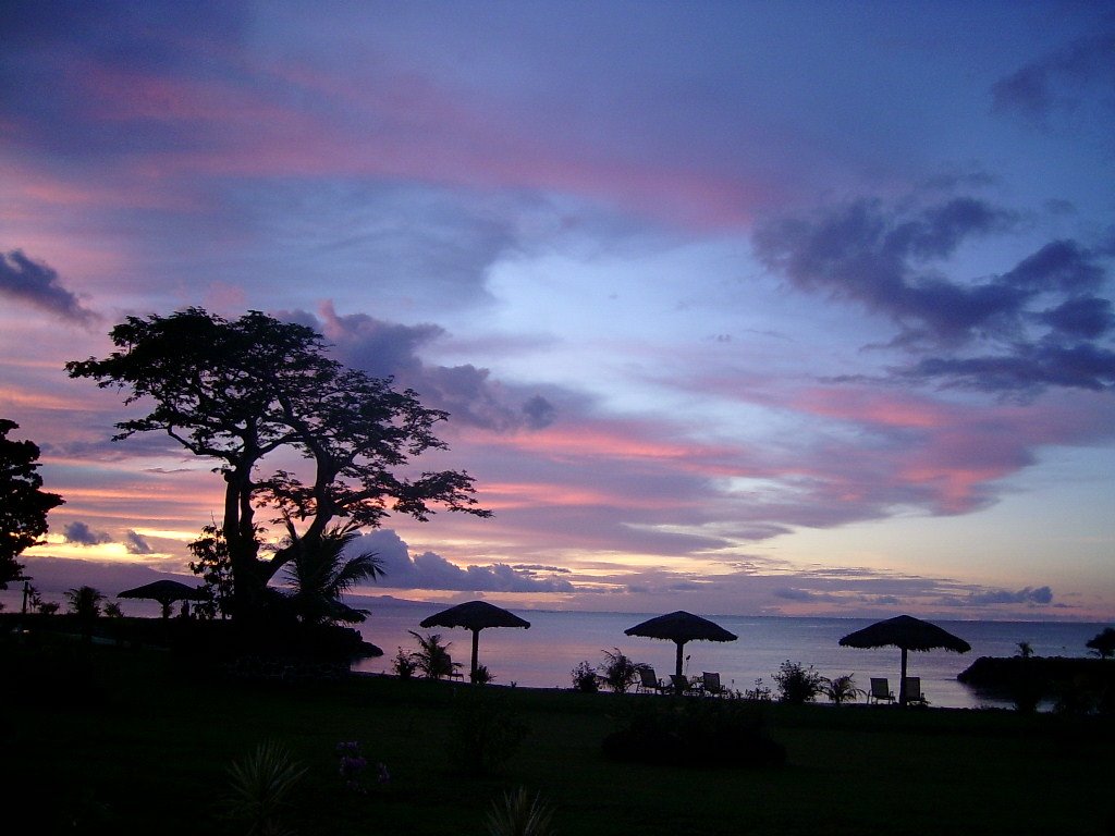 Sunrise in Samoa by hbrizga