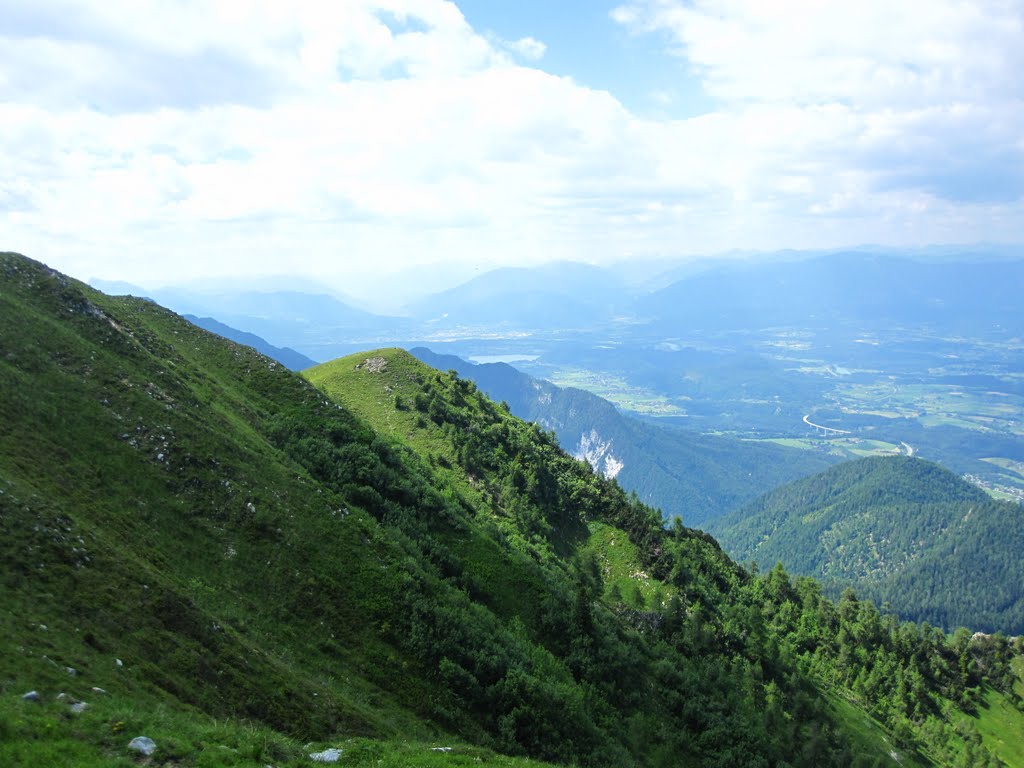 Pogled na Beljak in avtocesto by Kosta_Ljuboja