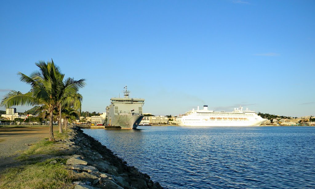 Navire de Guerre Néo Zélandais et paquebot P&O by m-l.claude