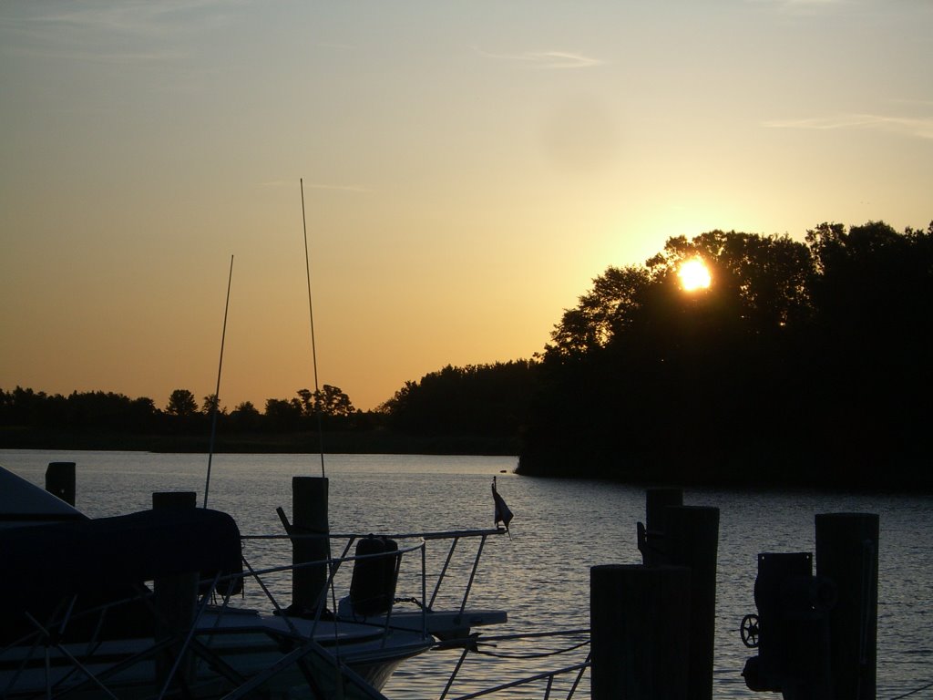 Sunrise over Kent Island by PascalWinkler