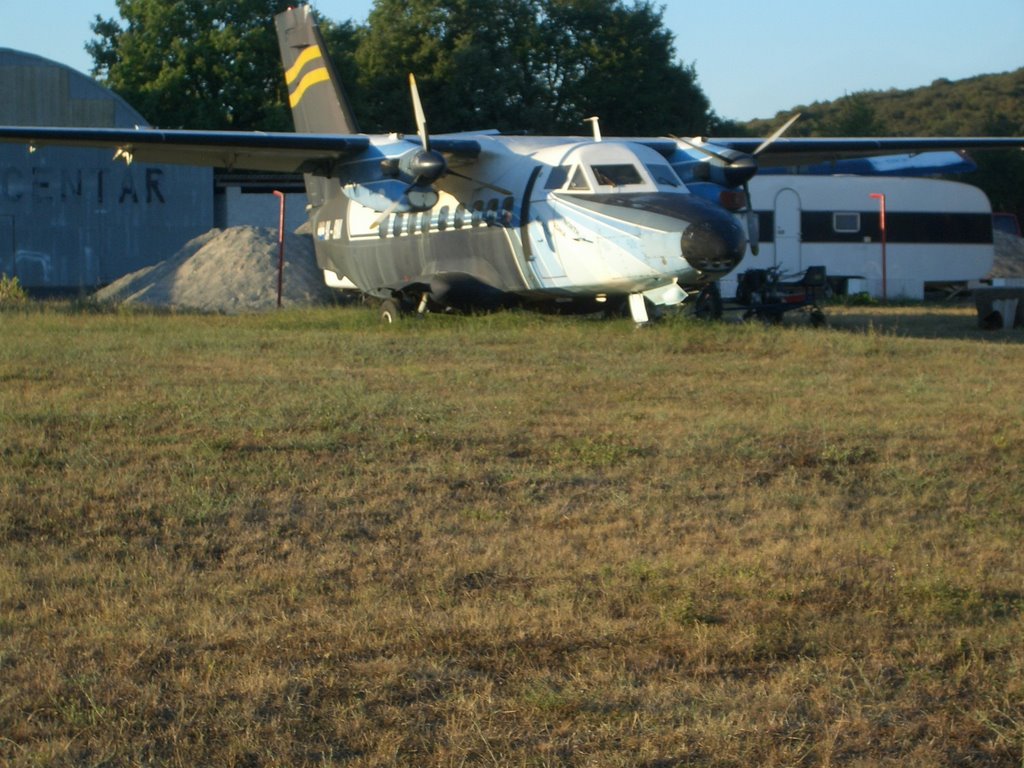 Transport plane in Vrsar, Croatia by licehunter2