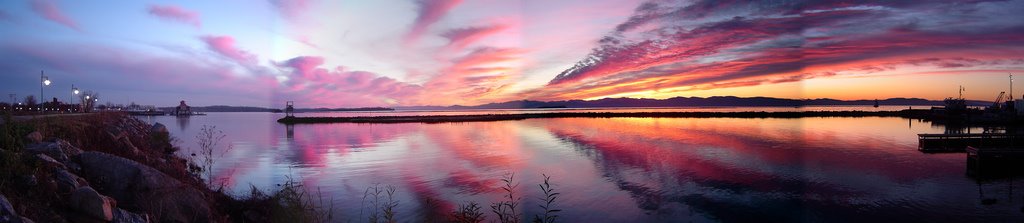 Lake Champlain Sunset: 23-Nov-2006 by founddrama