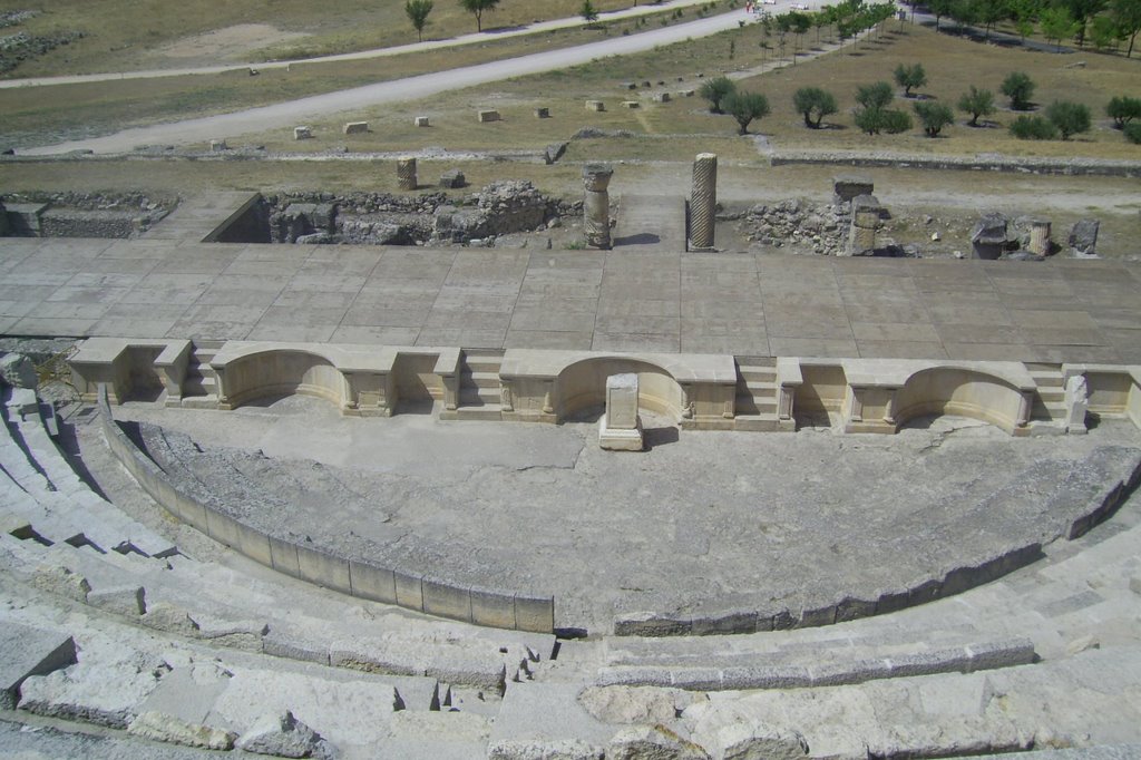 Teatro Romano by Feno