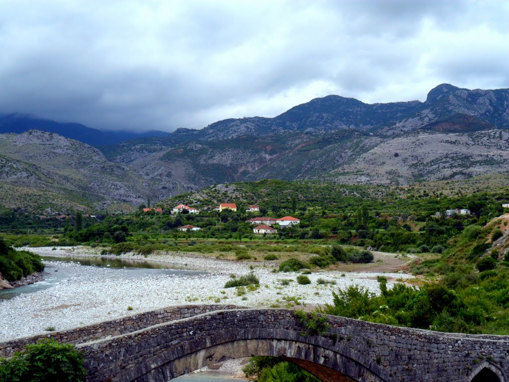 View from the Bridge Mesi - Látkép a Mesi-hidról. by Mata Hary