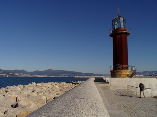 Faro del Museo del Mar by JCU