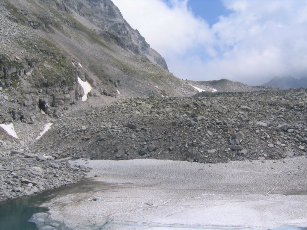 See mit Blockgletscher im Chriegalp Tal by Schmid Romeo