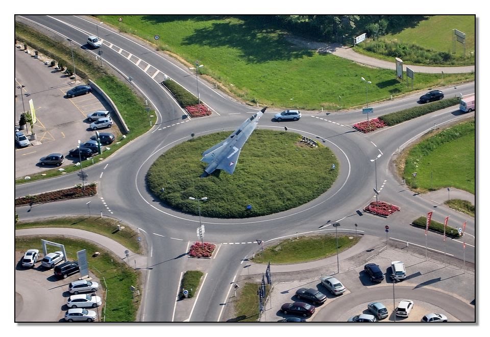 Kreisverkehr - mit altem Draken (Aerial View) 6/2010 by AustrianAviationArt