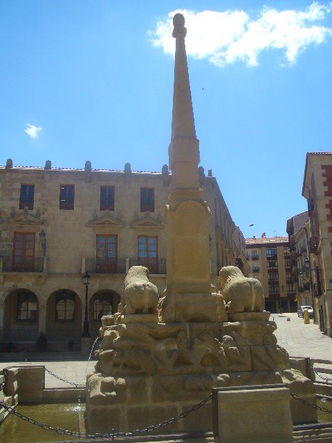 plaza mayor, Soria by andoni b.