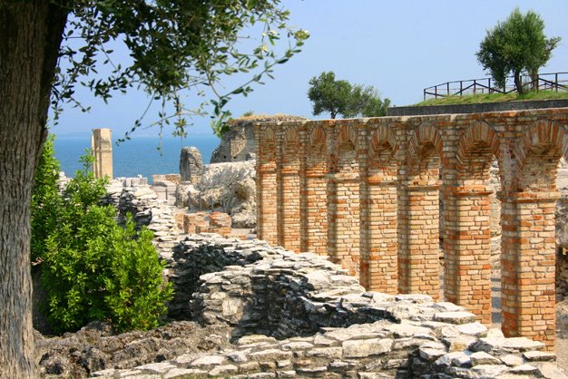 Grotte di Catullo, Sirmione by www.abfotografia.it