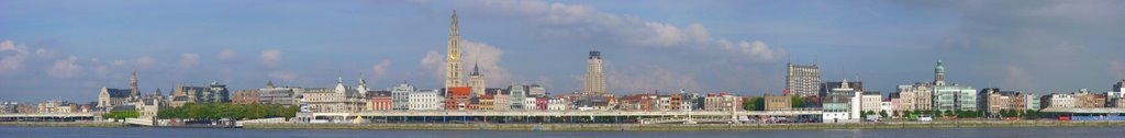 Panorama Rechteroever Antwerpen - Panorama Antwerp (Right Bank) by Ward Vermaere