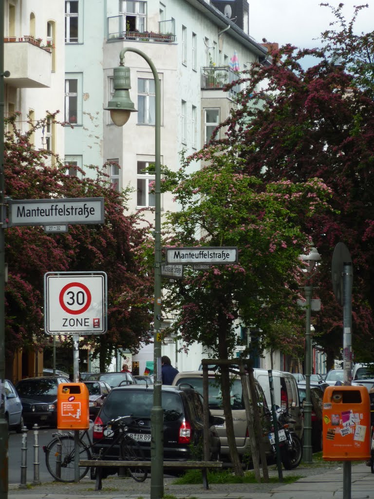 Manteuffel- und Muskauer Straße by Panzerknacker