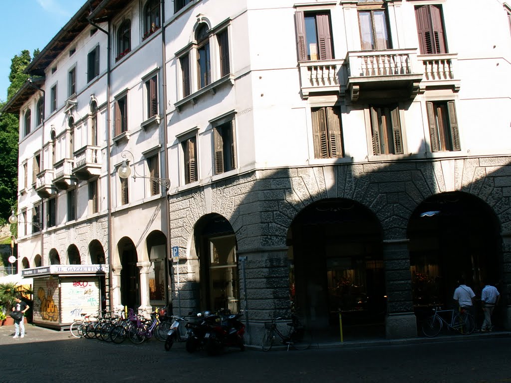 Udine - piazzetta Marconi - by aldo.chittaro