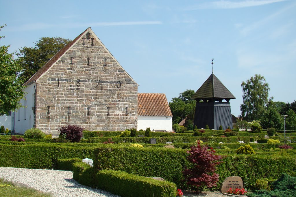 Holbøl Kirke og klokketårn by papkassen