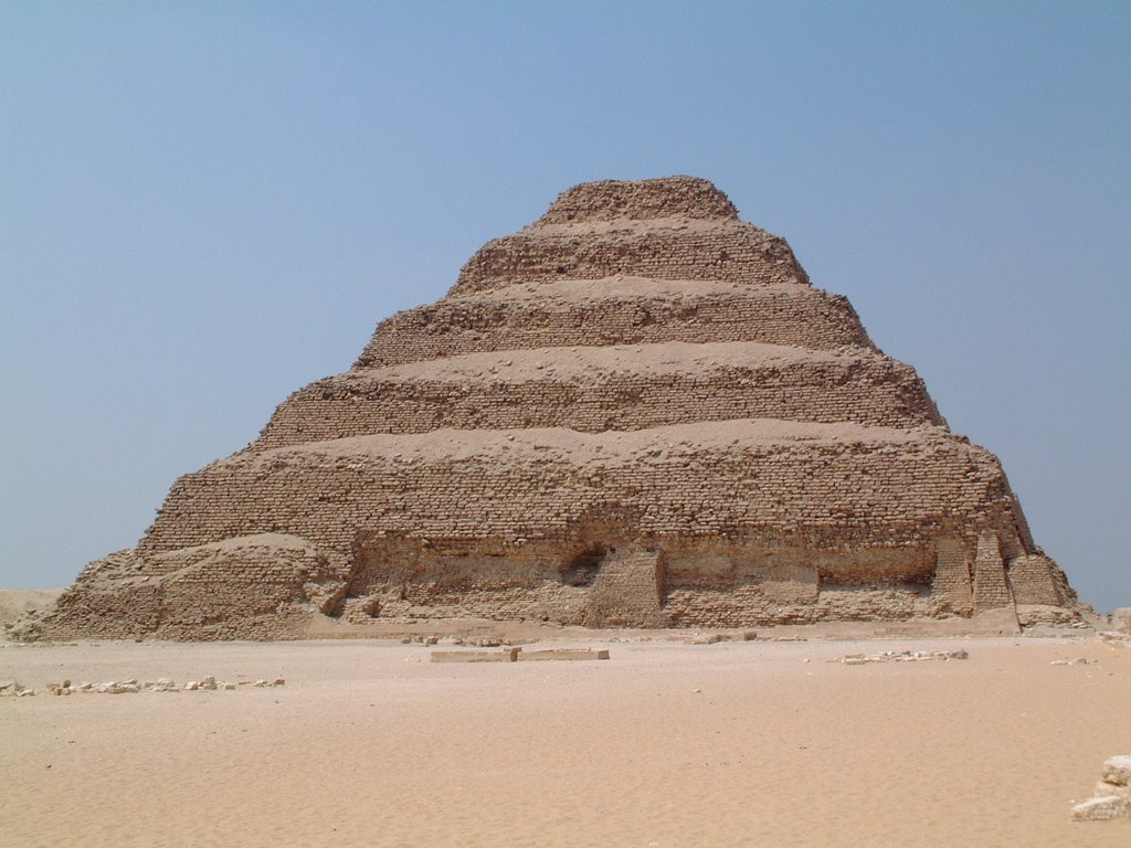 Piramide saqqara by Reiquiro