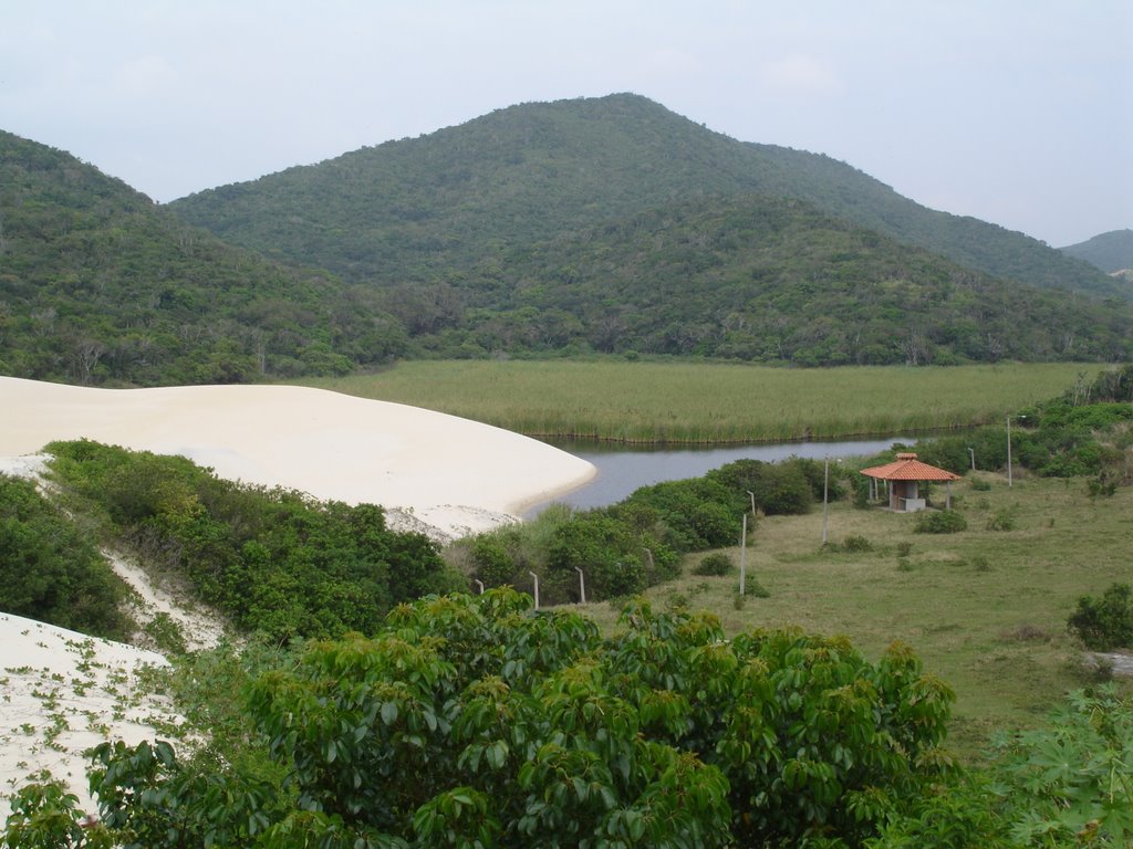 Dune hitting water in Pero by ldeano