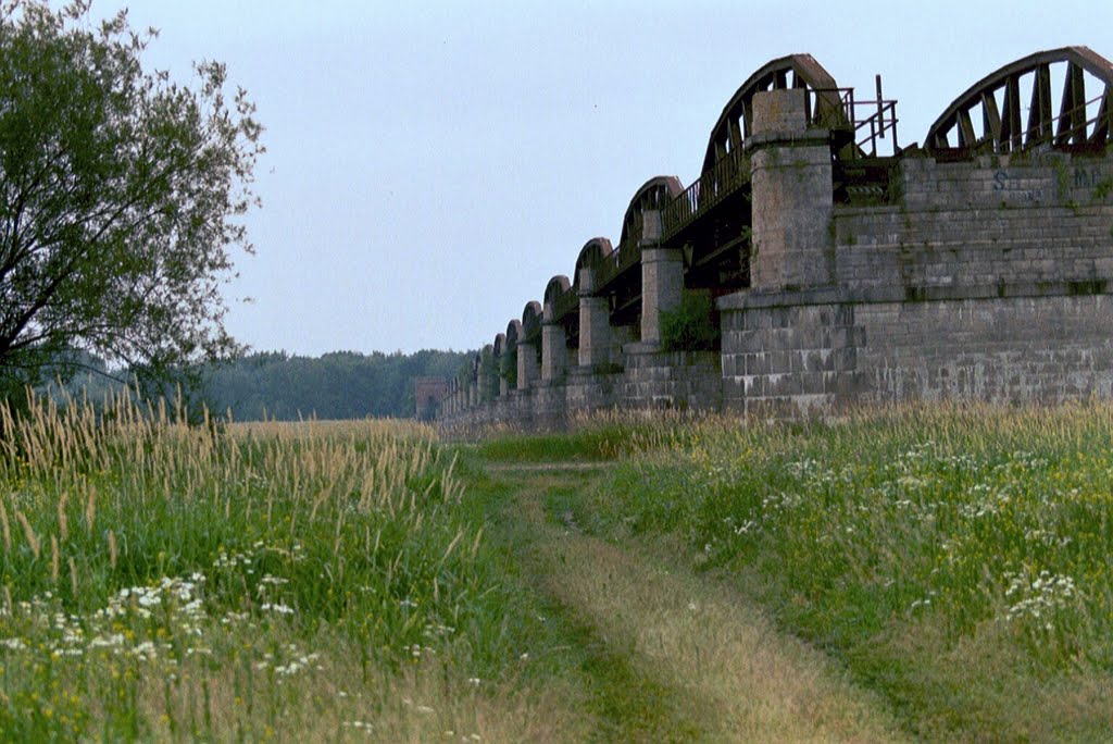 Alte Brücke bei Kaltenhof by Motten peter