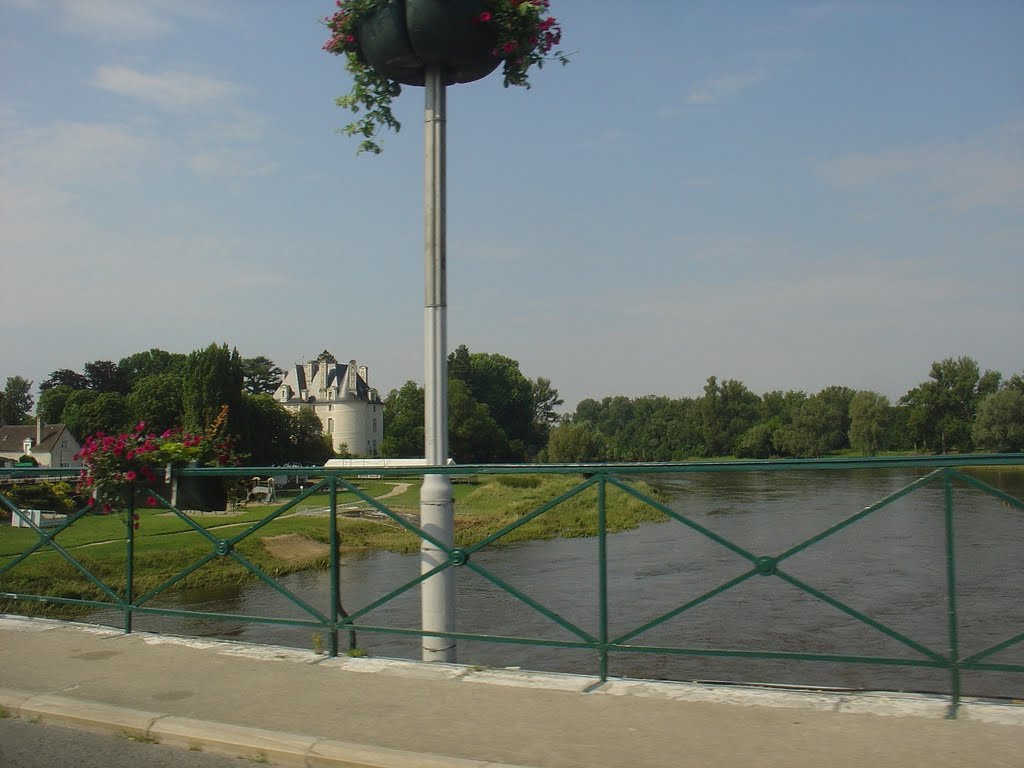 Vue du Chateau - Selles-sur-Cher, Loir-et-Cher by Paul HART