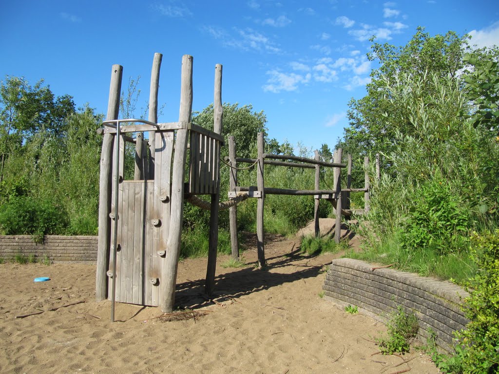 Play garden in Stadspark Schothorst by Willem Nabuurs