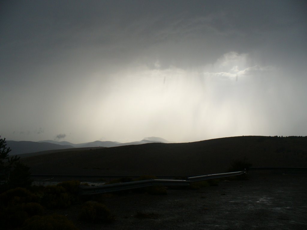 Tormenta sobre la sierra de Toro 5-08-07 by Juan Devis