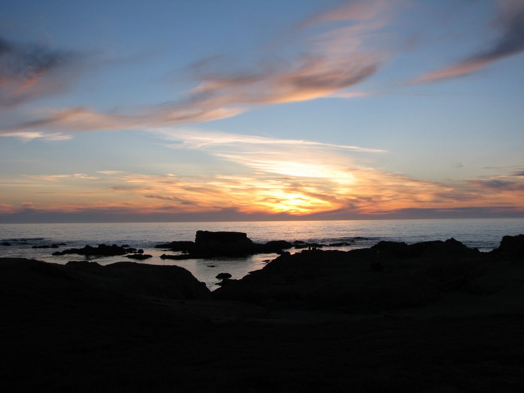 Glass Beach sunset by illeagle