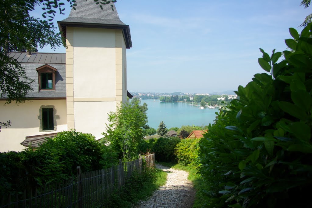 Vue sur lac d'Annecy by ivanovitch73