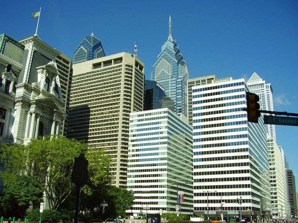 Philadelphia downtown by Ismael Perez