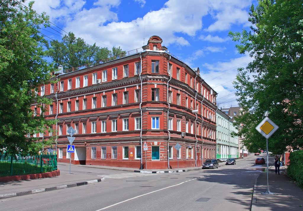 Aptekarsky Sidestreet / Moscow, Russia by Sergey Ashmarin