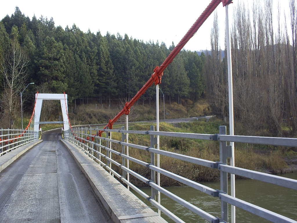 Puente Simpson. Coyhaique. by Juan Patricio Gonzalez