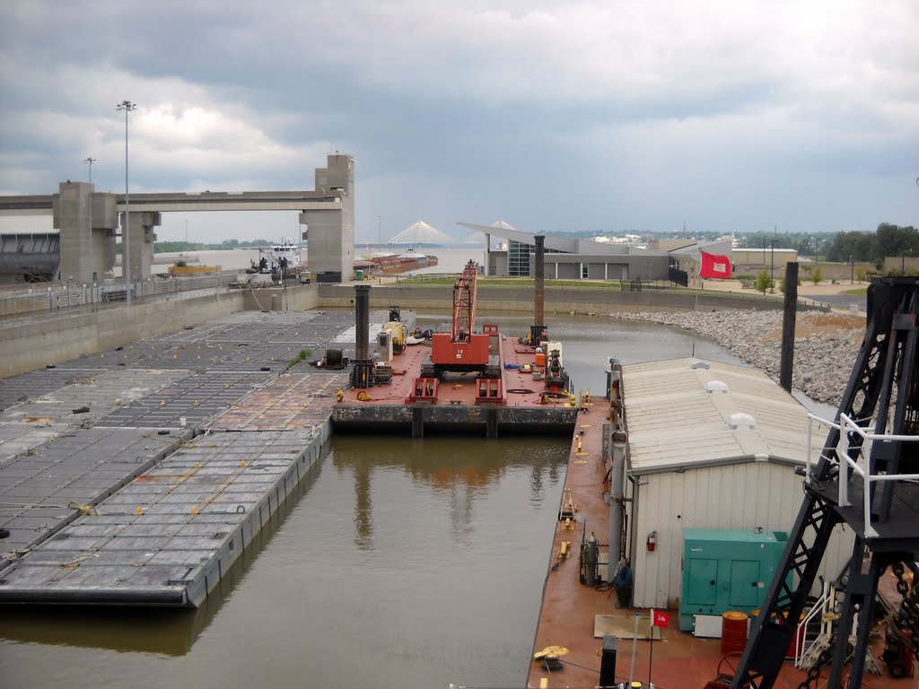 Dredge in Alton,IL by panaili