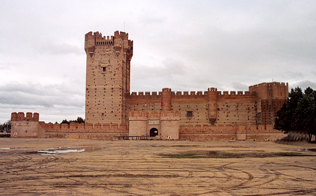 Castillo de La Mota (Medina del Campo) by Teresa Alvarez