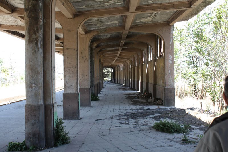 Andén estación La Calera FFCC Santiago-Valpo. by infrasonoro