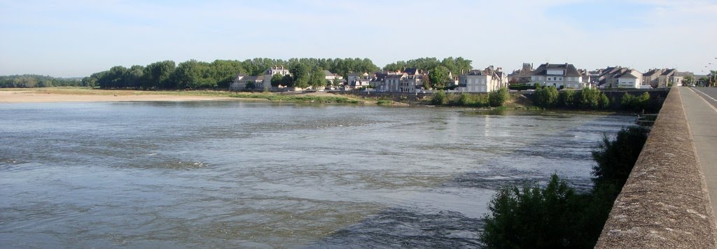 Sur le pont Dumnacus (1850) vue sur la Loire et les Ponts de Cé by Eugene68