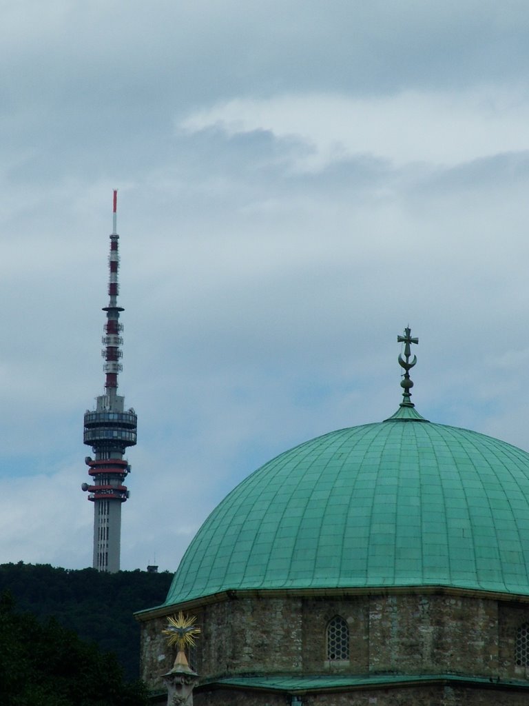 A dzsámi teteje a TV-toronnyal by csfandras