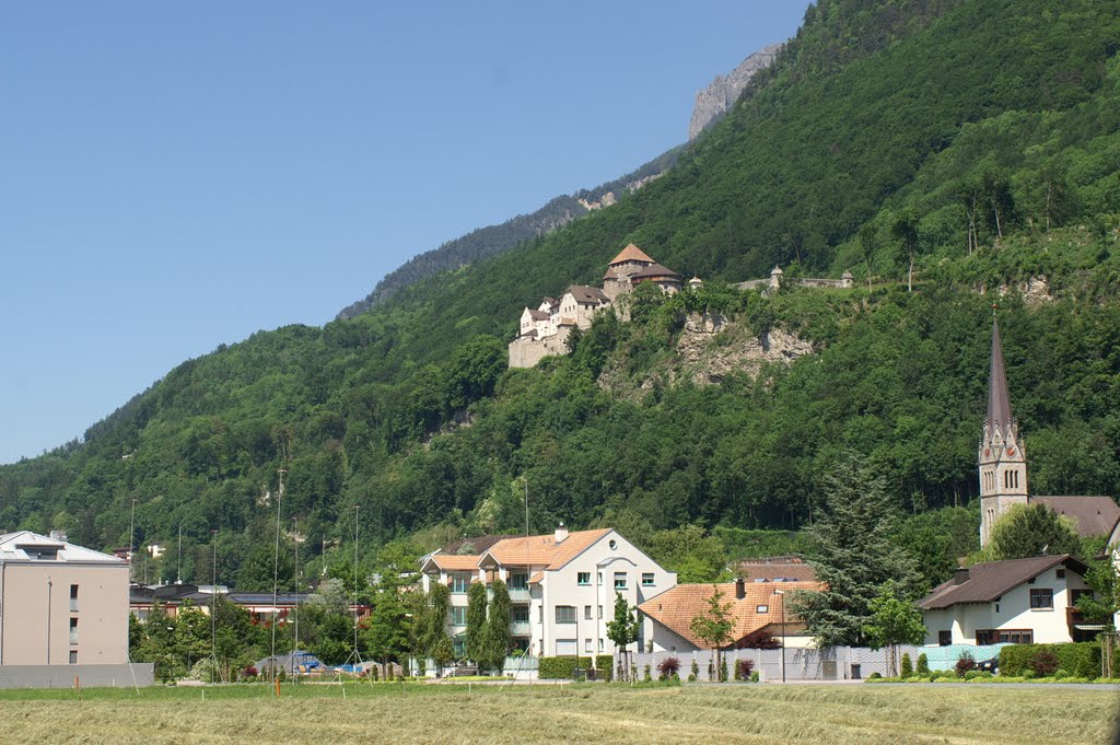 Lichtenstein, Schloss Vaduz by scsanford