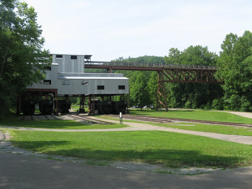 Coal tipple, Blue Heron, Big South Fork Nat. Rec. Area, Kentucky by htabor