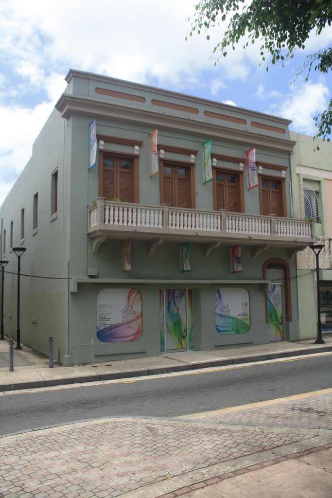 Edificios Tradicionales-Rio Piedras by Ricardo David Jusino