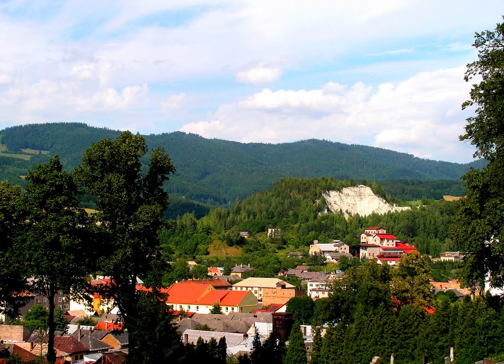 Azbestová továreň, s haldou odpadu azbestu nad Dobšinou by Pellionis-dobsincan