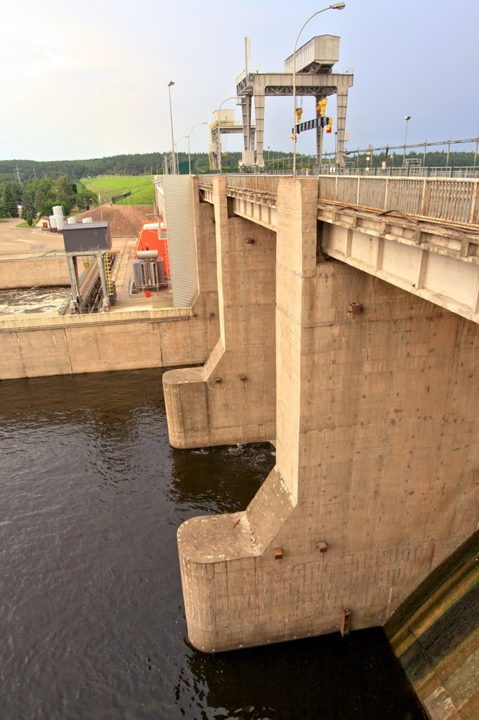 Kaunas Hydroelectric Power Plant (built in 1955-59) by Egidijus