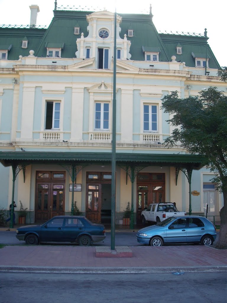 Frente de la vieja estación by Javierhoracio