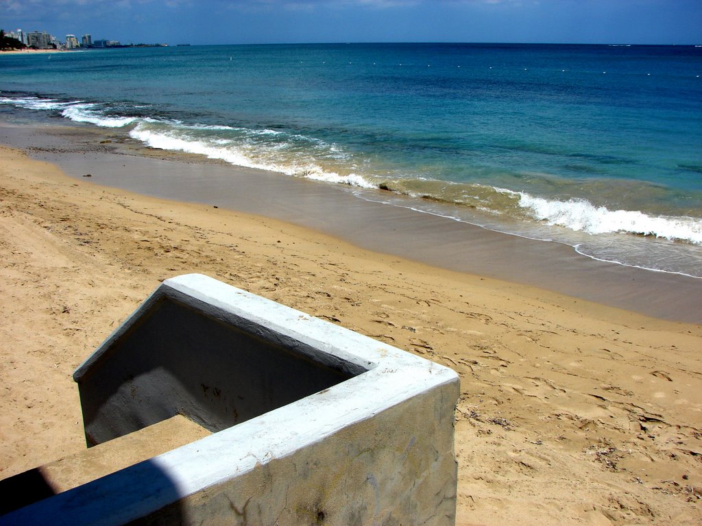 Escalera al mar by h2chu