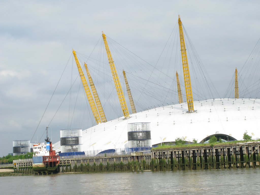 The curious art at O2 arena dome by klimajajac