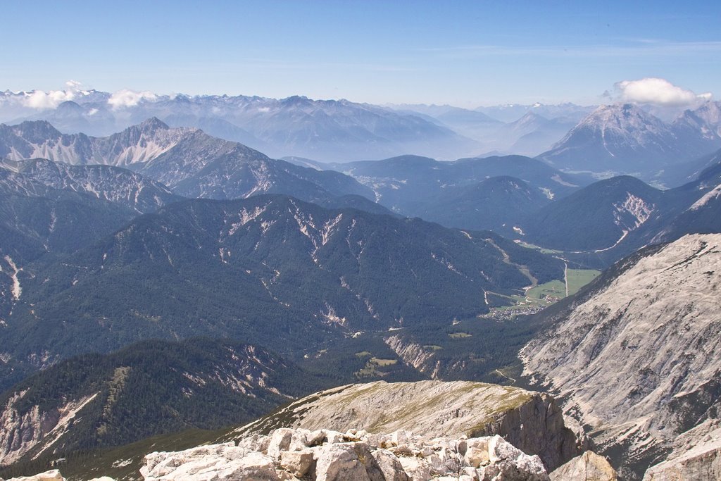 Blick von der Pleisenspitze auf Scharnitz 05-Aug-2007 by joxx1