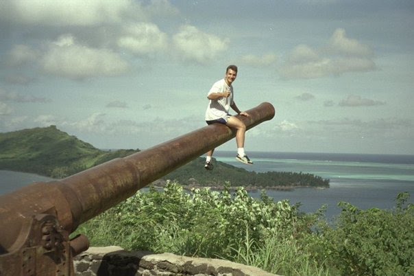 US GUN ON BORA BORA 5 by otterboris