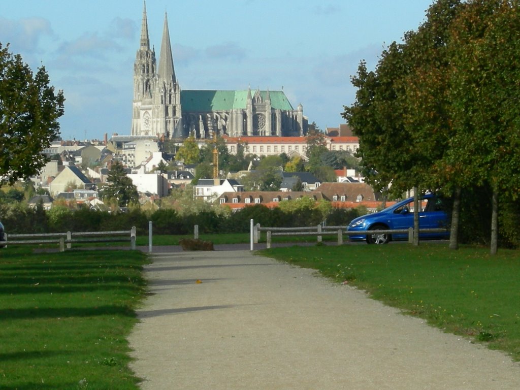 Vue sur cathédrale à Le Coudray by bourrellierluc