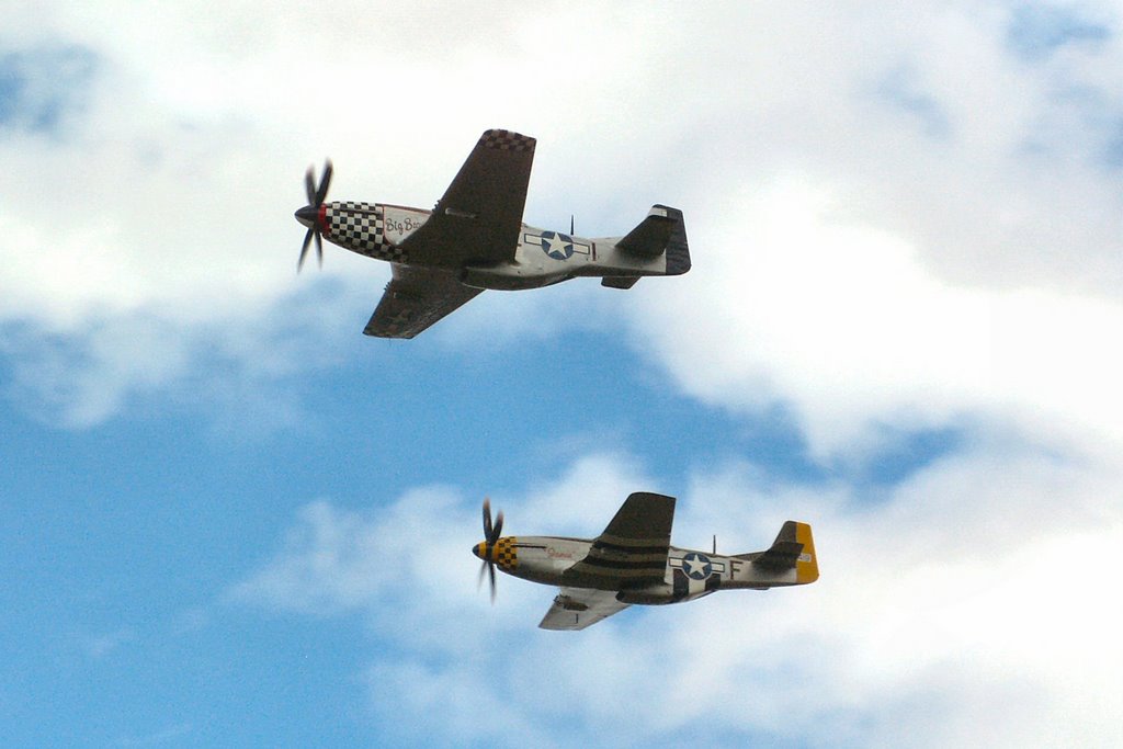 Little Gransden airshow - Mustangs by Adrian Allain