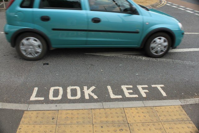 Look left! by sanyabaiwen