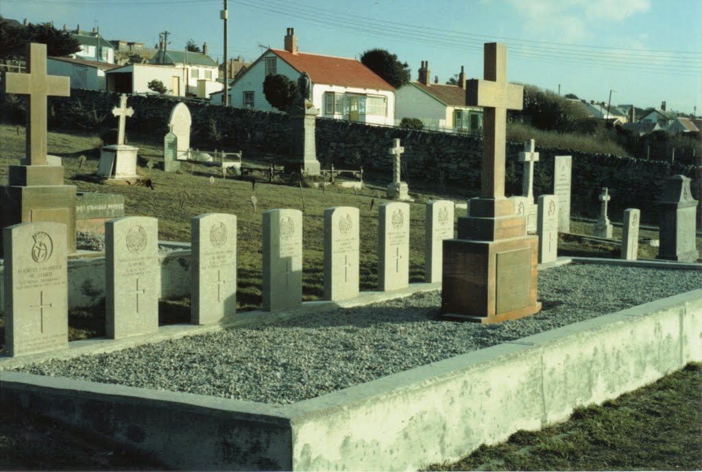 British War Graves (Battle of the Falkland Islands 1914), in Stanley Cemetery by Old Monkey