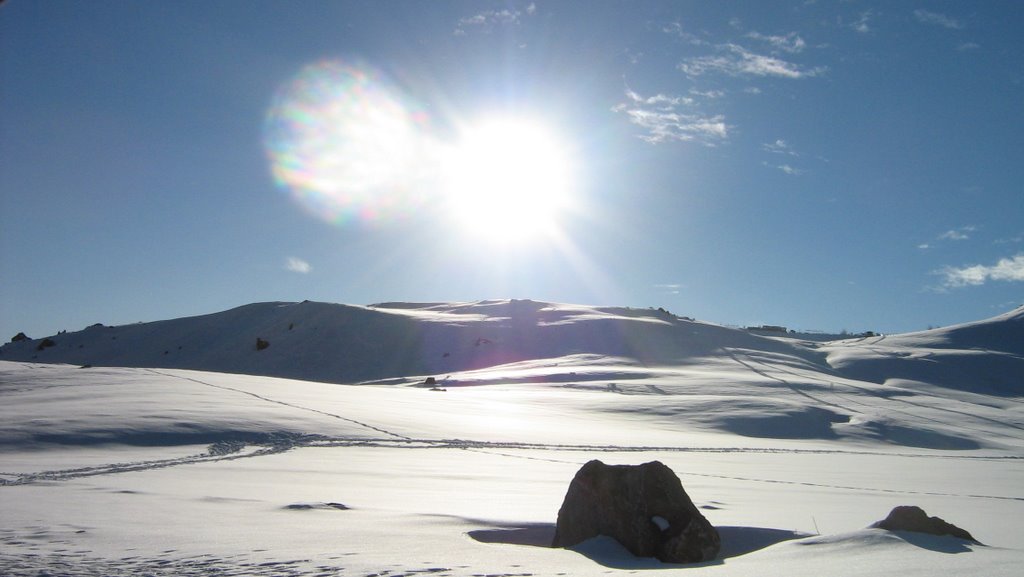 Camino a Valle Nevado by Isaac Grados Garcia